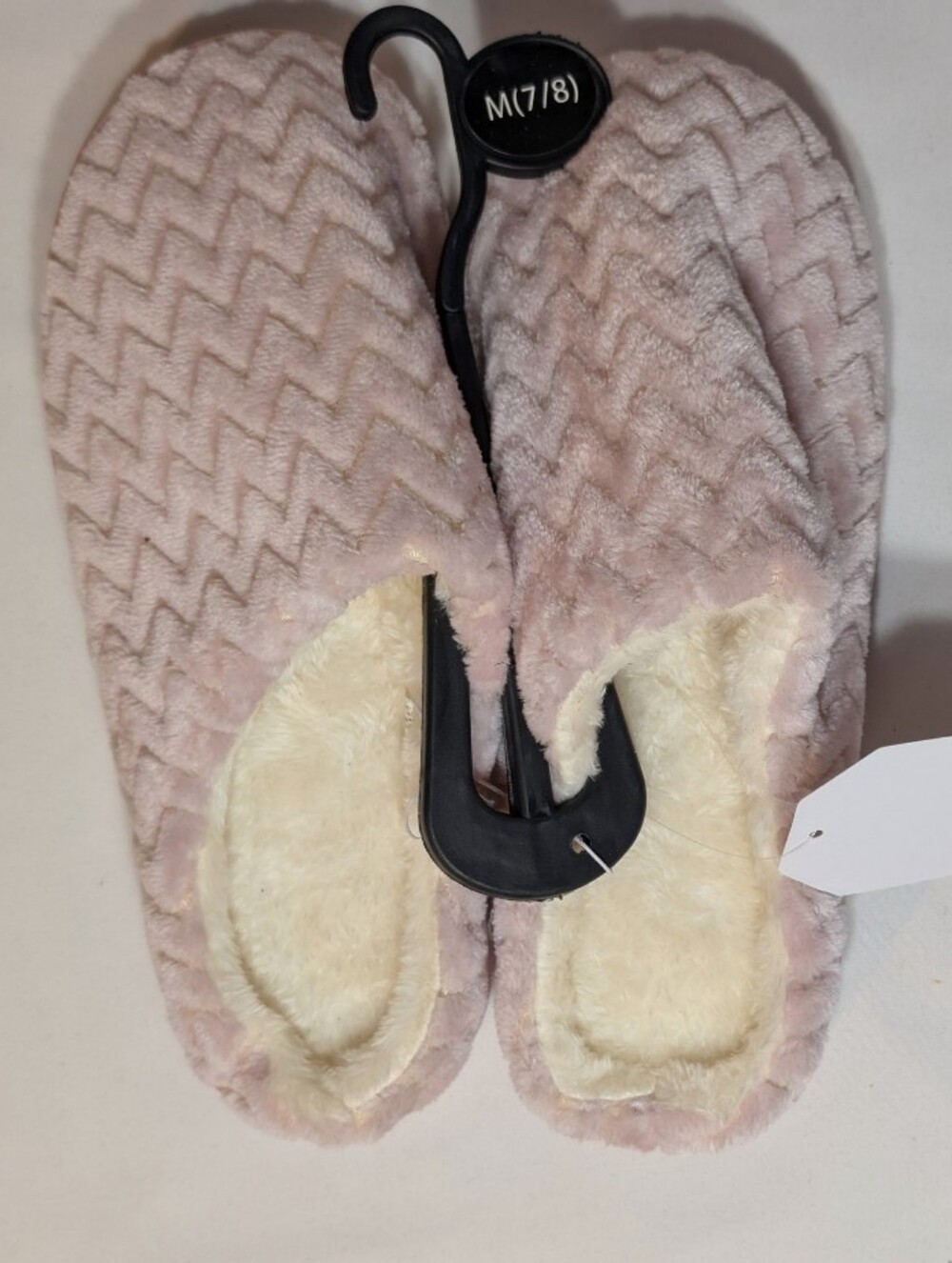 New Women's Light Baby Pink Slippers Fleece Lined Chevron Indoor Slides M (7-8)